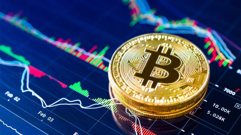 ABD seçimlerinde ilk sonuçların Donald Trump lehine olması Bitcoin'de sert