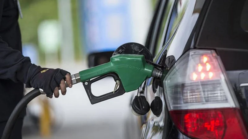 Brent petrol fiyatlarında dalgalanmayla, benzin ve motorin fiyatları da indirim