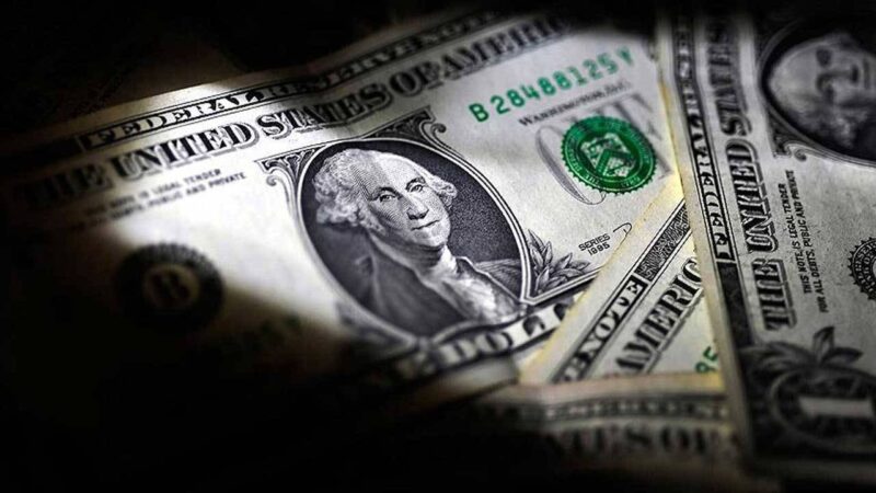 Liranın dolar ve euro karşısındaki eriyişi sürüyor. İstanbul serbest piyasada