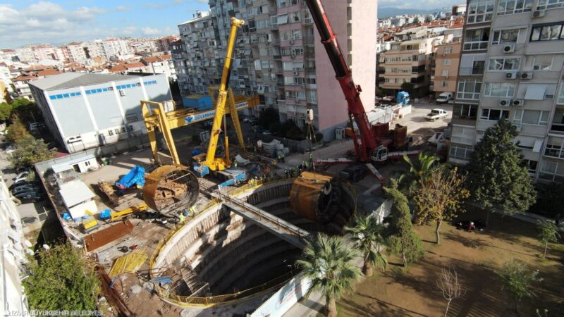İzmir Büyükşehir Belediyesi’nin yapımını sürdürdüğü Buca Metrosu'nun tünel kazıları sürerken,
