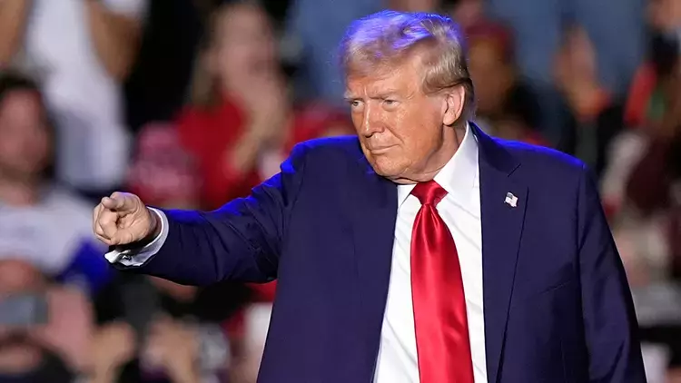 ABD'nin 47. Başkanı seçilen Donald Trump rakibi Kamala Harris'e resmi