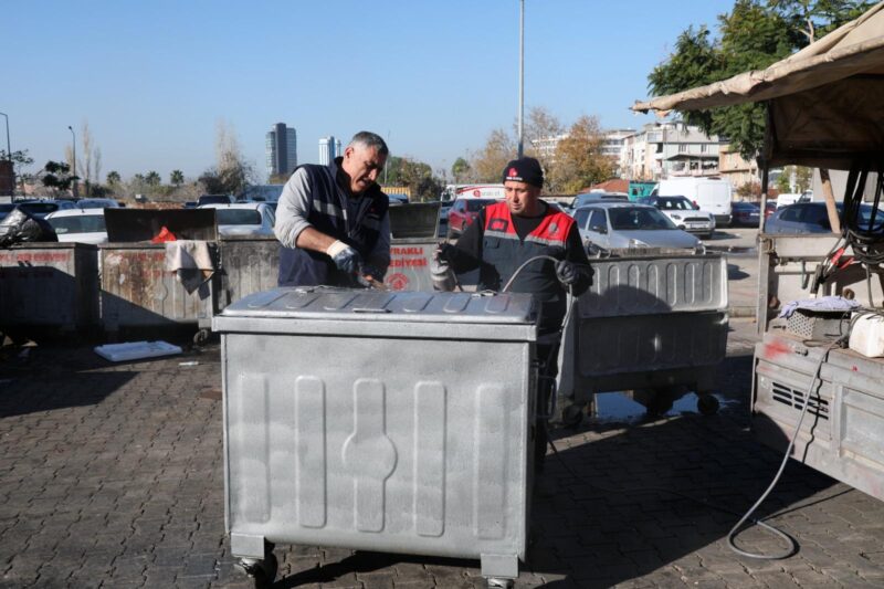 Bayraklı Belediyesi, çevre temizliğini artırmak ve halk sağlığını korumak amacıyla