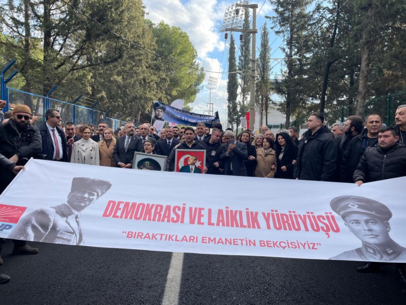 Türkiye Cumhuriyeti’nin ilk devrim şehitleri Asteğmen Kubilay ve silah arkadaşları,
