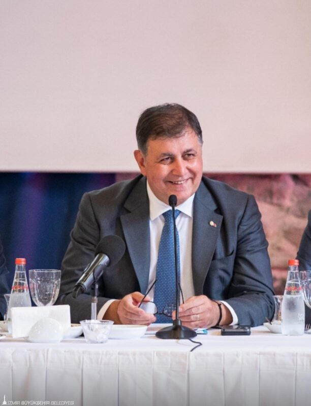 İzmir Büyükşehir Belediye Başkanı Dr. Cemil Tugay, Karşıyaka Stadı’nın yapımıyla
