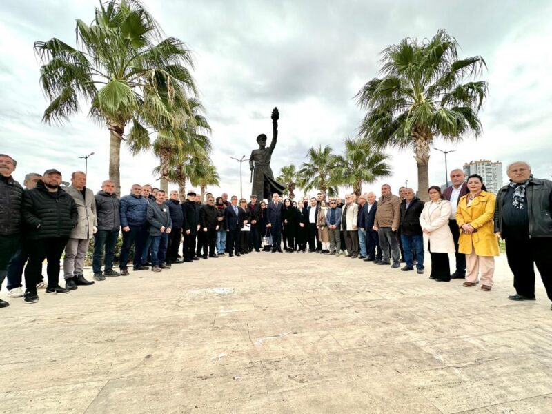 Menemen’de devrim karşıtları tarafından şehit edilen Asteğmen Kubilay, Kozan’da adını