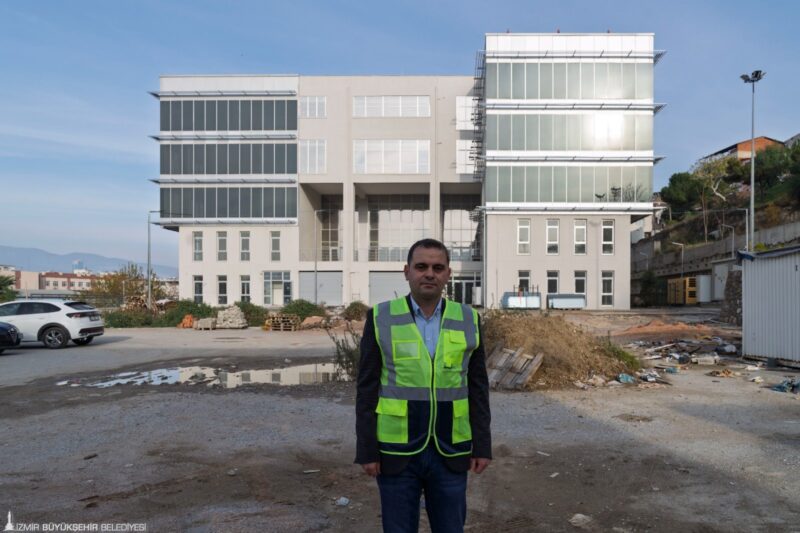 İzmir Büyükşehir Belediyesi’nin Konak’ın Güney Mahallesi’ndeki ek hizmet binası inşaatı