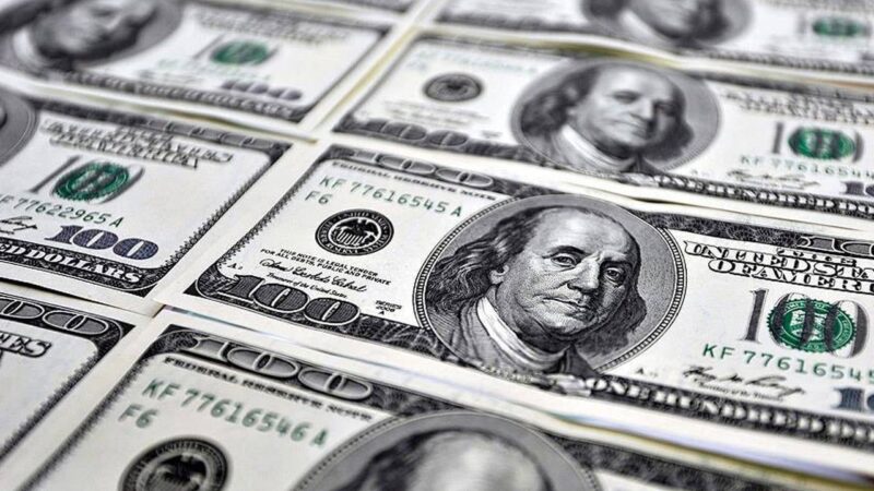 Liranın dolar ve euro karşısındaki eriyişi devam ediyor. İstanbul serbest