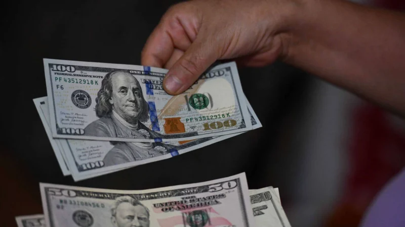Dolar/TL, dün yüzde 0,2 yükselişle 35,1594'ten kapanırken, bugün bankalararası piyasanın