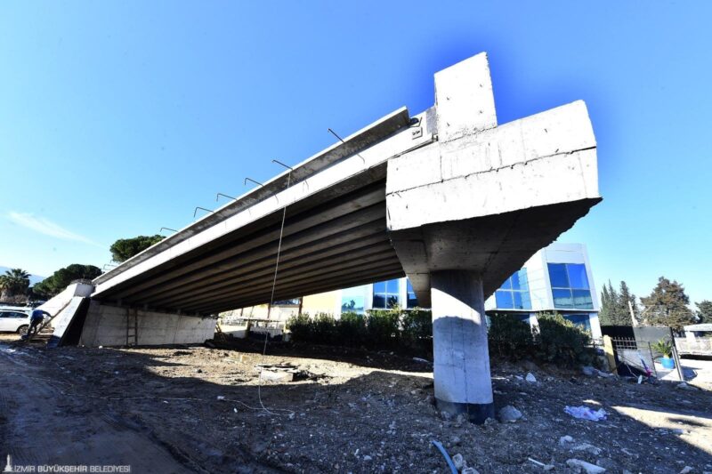 İzmir Büyükşehir Belediyesi, yaklaşık 50 milyon liralık yatırımla Gaziemir’de trafik