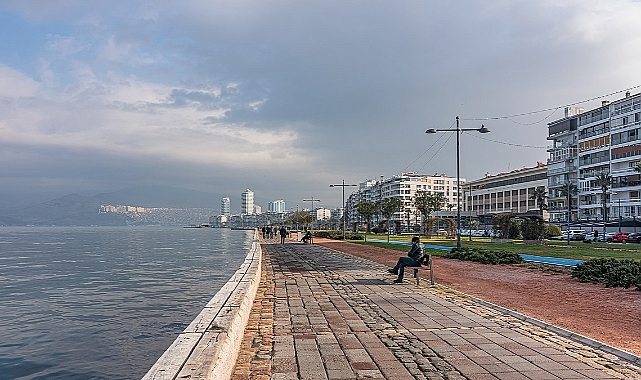 Meteoroloji İzmir'e yağmur uyarısı yaptı. Yağmur salı ve çarşamba günleri