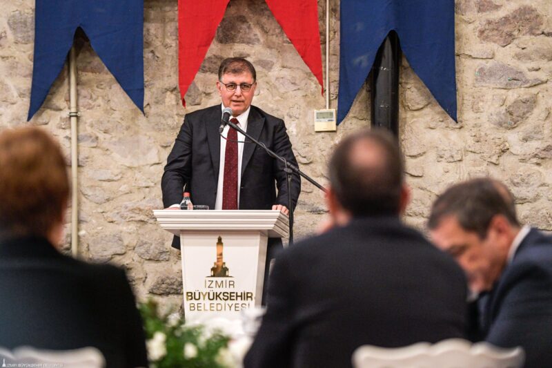 İzmir Büyükşehir Belediye Başkanı Dr. Cemil Tugay, İzmir Büyükşehir Belediyesi