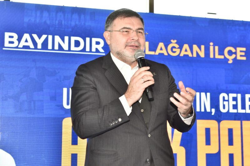 
AK Parti Bayındır İlçe Kongresinde konuşan AK Parti İzmir İl