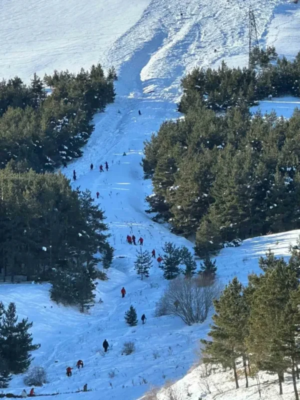 Erzurum Palandöken Kayak Merkezi’nde çığ düşmesi sonucu 1 kişi öldü,