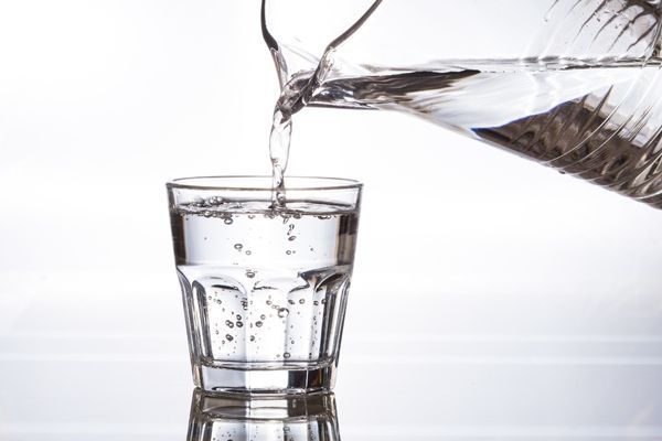 Su, vücudumuzun sağlıklı çalışabilmesi için vazgeçilmezdir. Ancak herkesin su ihtiyacı