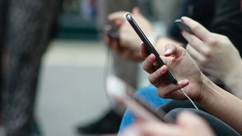 Ticaret Bakanlığı'nın yeni yönetmelik değişikliğiyle cep telefonlarında taksit süresi 3