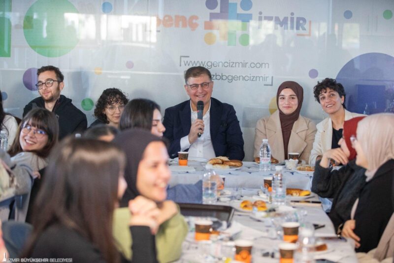 İzmir Büyükşehir Belediye Başkanı Dr. Cemil Tugay, İzmir Büyükşehir Belediyesi