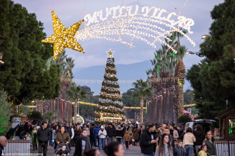 İzmir Büyükşehir Belediye Başkanı Dr. Cemil Tugay, Kültürpark’ta ilk kez