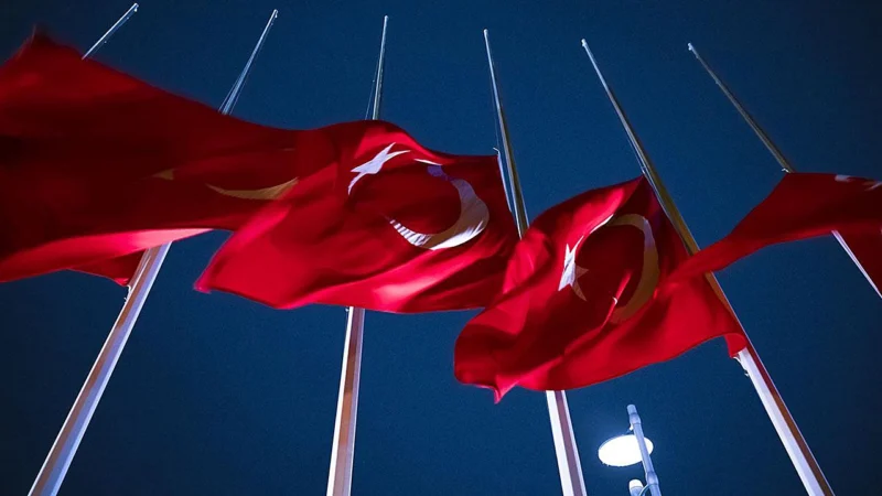 Bolu Kartalkaya Kayak Merkezi'ndeki Grand Kartal Otel'de çıkan yangında 76