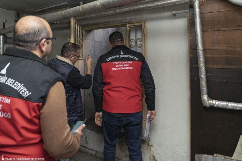 İzmir Büyükşehir Belediyesi İtfaiye Daire Başkanlığı, otellere yönelik denetimlerini sıklaştırdı.