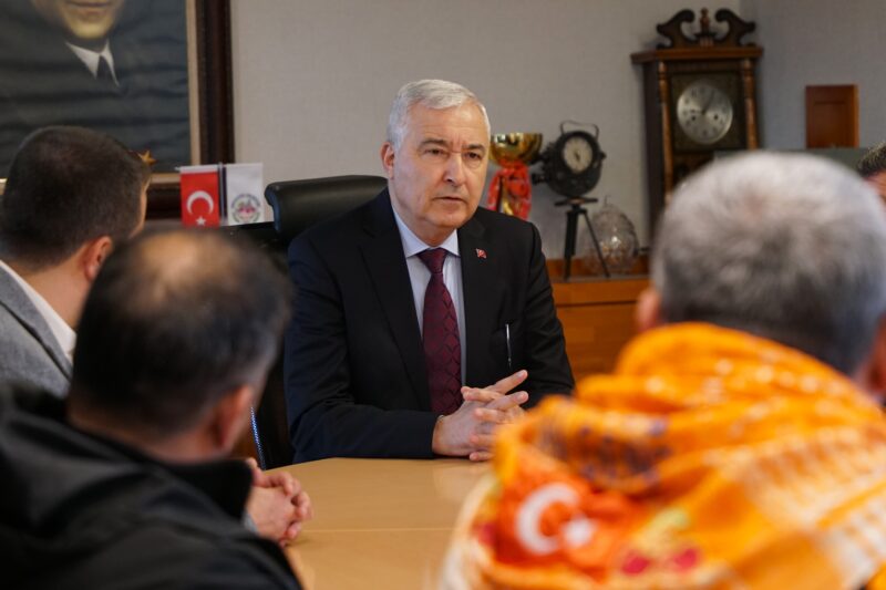 Kemalpaşa Akalan Mahallesi’nde uzun yıllardır devam eden tapu sorunu, Kemalpaşa