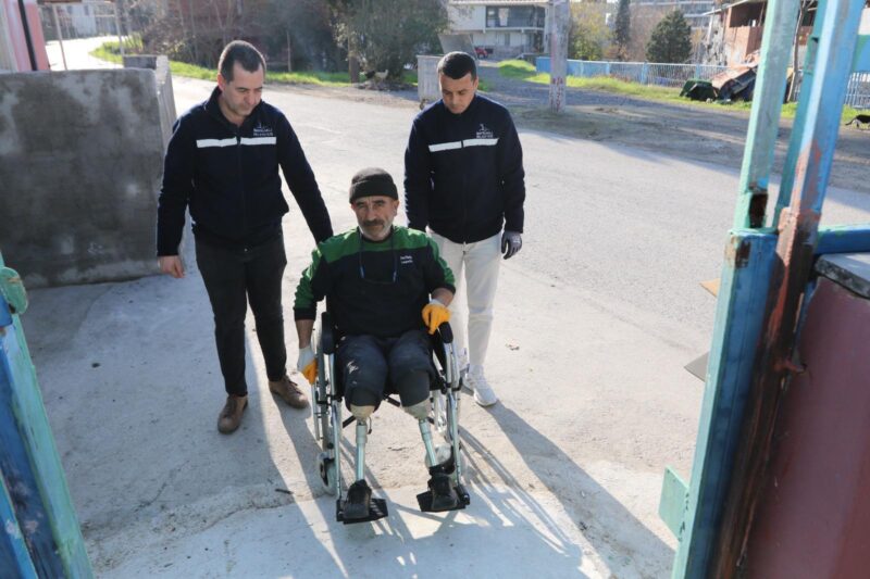 Bayraklı Belediyesi, engelli vatandaşların yaşam kalitesini artırmaya yönelik çalışmalarını sürdürüyor.