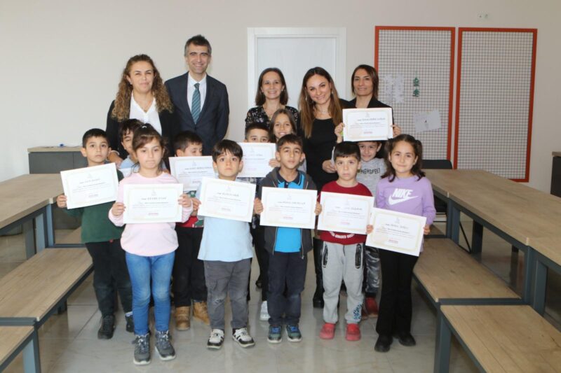 Bayraklı Belediyesi Sosyal Yardım İşleri Müdürlüğü, toplumun her kesimine yönelik