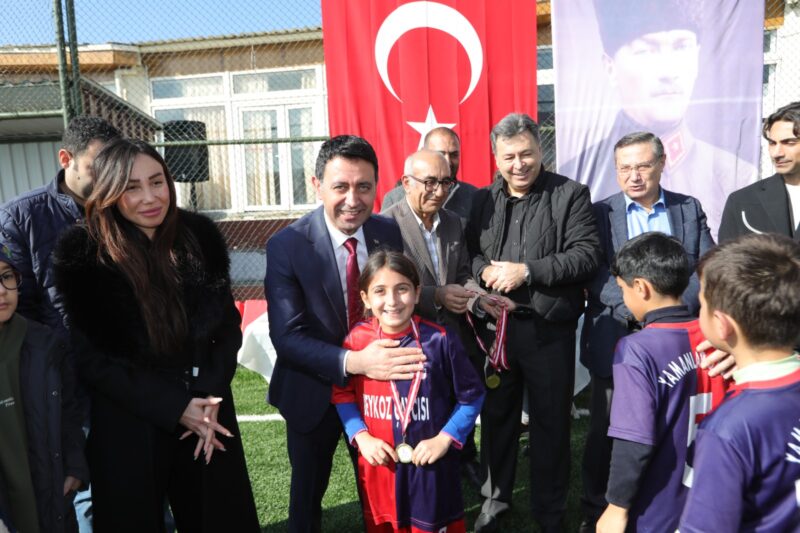 
Bayraklı Belediyesinin geleneksel hale getirdiği U-10 Cup Futbol Turnuvası, nefes