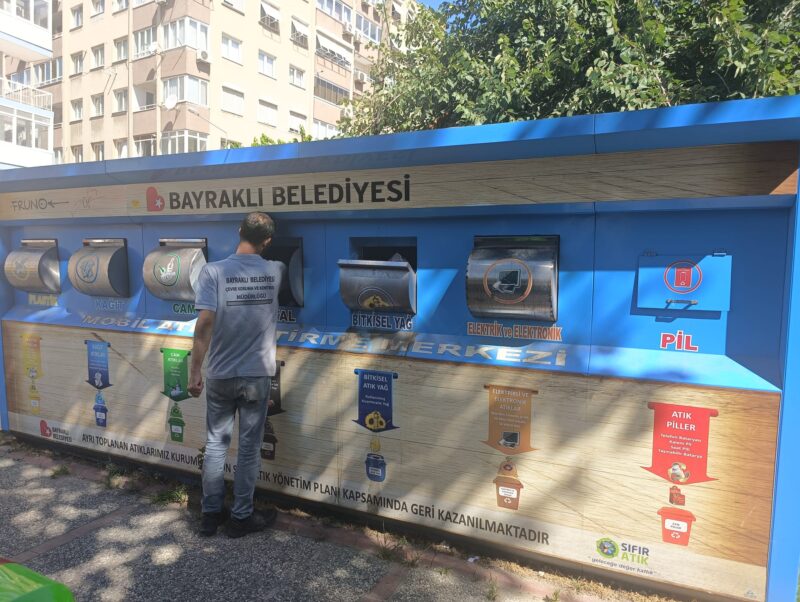 
Bayraklı Belediyesi, çevre dostu projeleriyle dikkat çekmeye devam ediyor. Bu