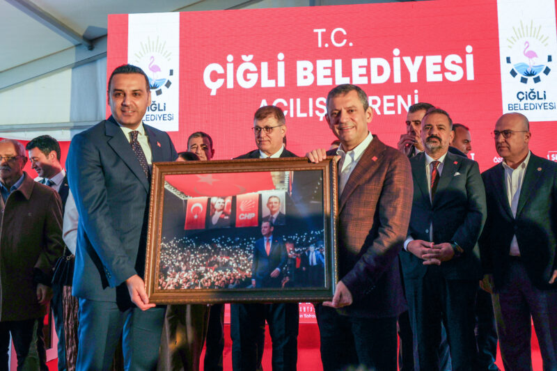 Cumhuriyet Halk Partisi Genel Başkanı Özgür Özel, İzmir Çiğli Belediyesi