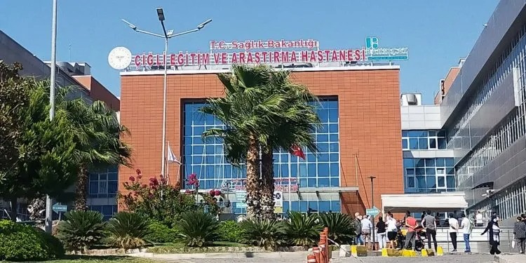 İzmir’de sağlık ve siyaset ilişkilerinin son dönemde oldukça çalkantılı bir