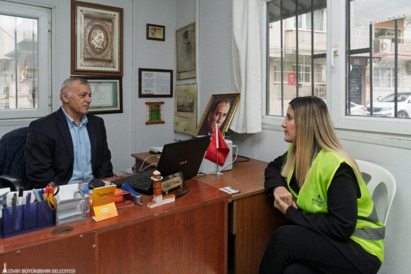 İzmir Büyükşehir Belediyesi, 30 ilçedeki bin 296 mahalle muhtarlığını tek