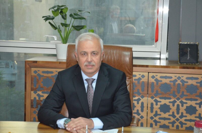 AK Parti Karşıyaka İlçe Başkanı Selahattin Köse, Karşıyaka Belediyesinin pazarcı