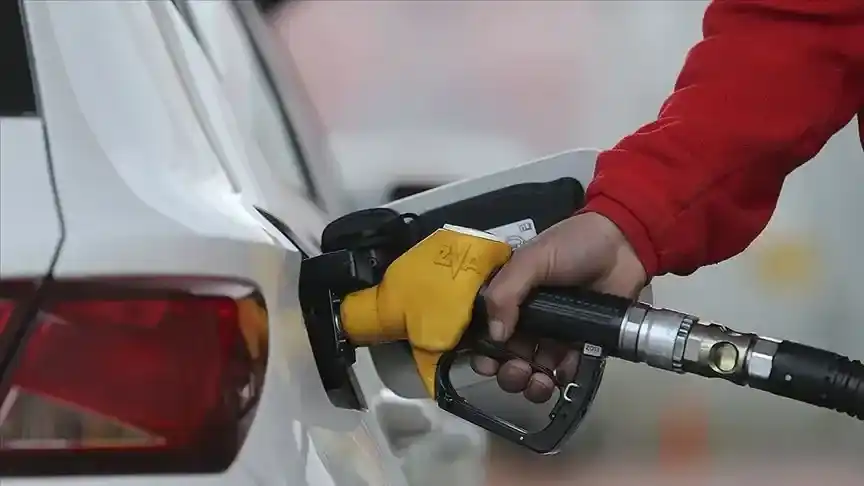 Akaryakıt fiyatlarında yeni bir rekor geliyor! Motorin ve benzine yapılacak