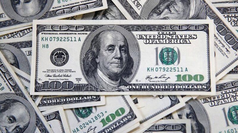 Liranın dolar ve euro karşısındaki eriyişi devam ediyor. İstanbul serbest