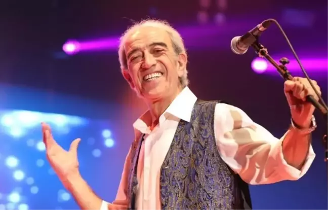 Türk halk müziğinin usta ismi Edip Akbayram, geçirdiği düşme sonucu