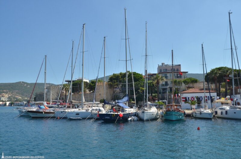 İzmir Büyükşehir Belediyesi İZDENİZ Genel Müdürlüğü, işletmesini Foça Belediyesi’nin yaptığı