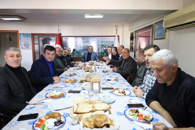 Erzurum Dernekler Federasyonu Birliği Başkanı Zakir Salmanoğlu, yerel basın ile