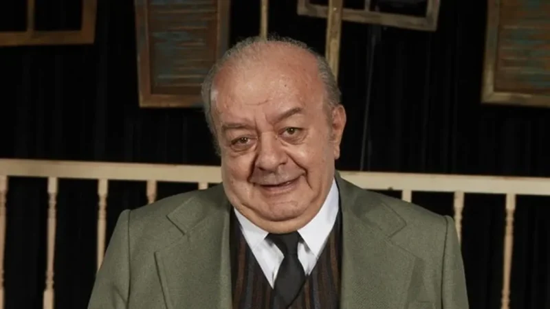 Türk tiyatrosunun önemli isimlerinden Sezai Altekin, 79 yaşında vefat etti.