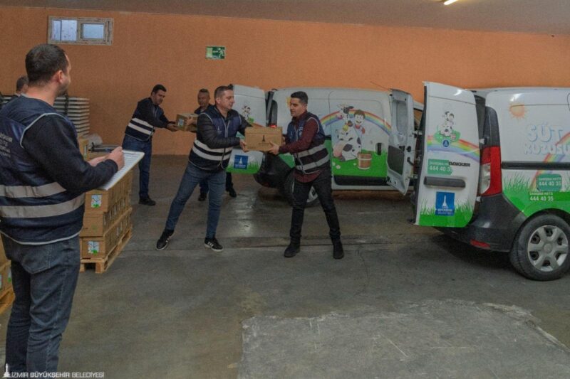 İzmir Büyükşehir Belediyesi’nin yıllardır sürdürdüğü Süt Kuzusu Projesi’nde yeni dönem