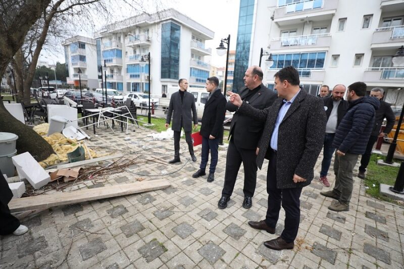 Menderes Belediye Başkanı İlkay Çiçek, yapılan çalışmaları yerinde inceledi.