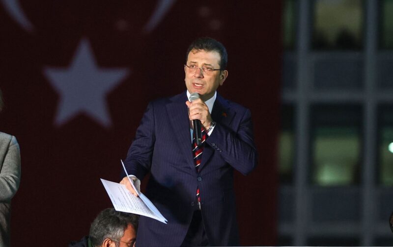 İBB Başkanı Ekrem İmamoğlu, CHP'nin cumhurbaşkanı adayını belirleyeceği ön seçim