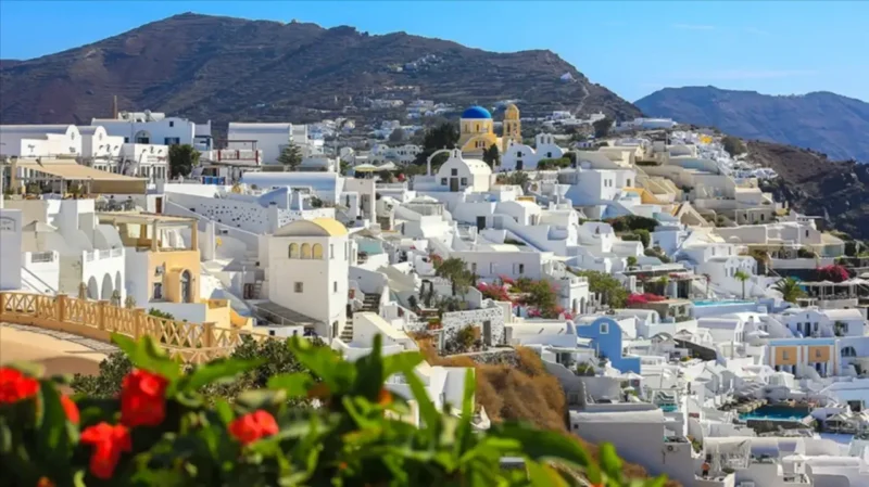 Yunanistan’ın en popüler turistik noktalarından biri olan Santorini, son günlerde
