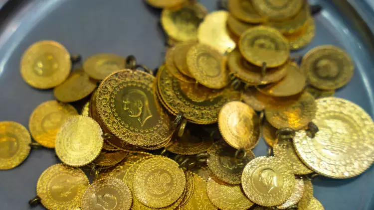 Altının gramı 3 bin 368 liradan işlem görüyor. Çeyrek altın