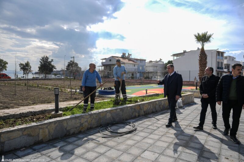 İzmir Büyükşehir Belediyesi, Dikili Belediyesi’nden devraldığı Çandarlı Sosyal Tesisi’nde yenileme