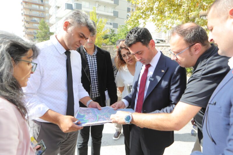Bayraklı’da göreve geldiği günden bu yana kentsel dönüşüm çalışmalarını aralıksız