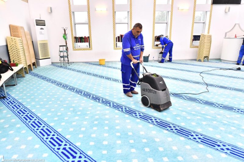 İzmir Büyükşehir Belediyesi, Ramazan ayı öncesi camilerde temizlik çalışmalarına hız