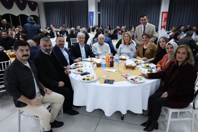 Çiğli Belediyesi Pelikan Sosyal Tesisleri'nde düzenlenen Kürecik TV ve Ege