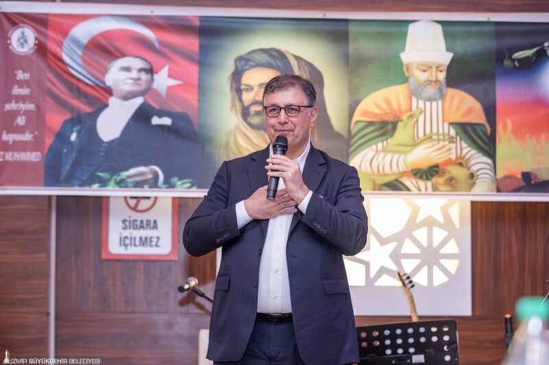 İzmir Büyükşehir Belediye Başkanı Dr. Cemil Tugay, Menderes Belediyesi'nin ev