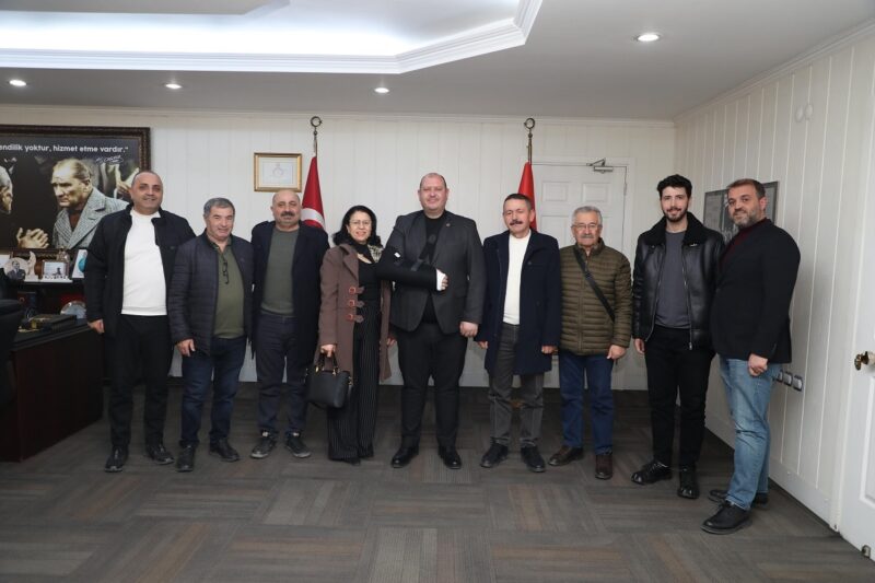 Menderes Alevi Kültür Derneği Menderes Belediye Başkanı İlkay Çiçek’i ziyaret