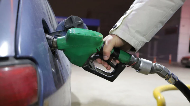 Brent petrol fiyatlarındaki dalgalanma akaryakıt fiyatlarını etkilemeye devam ediyor. Döviz